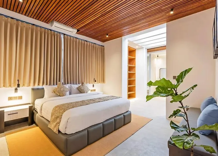 Manresa Villa-4br Private In Berawa, Bali *