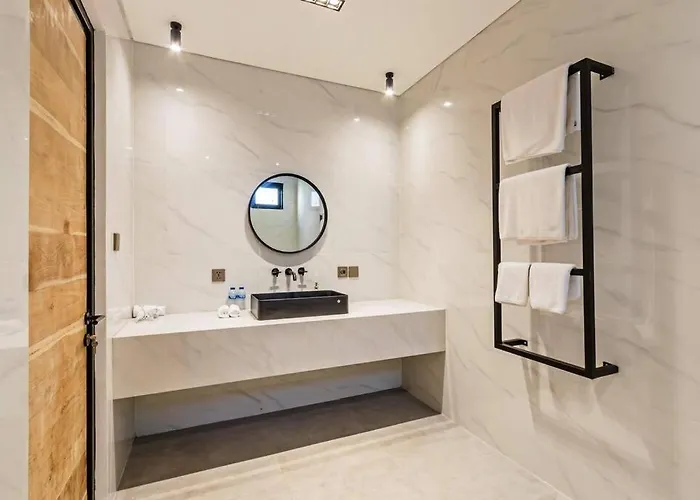 Ferienhaus Manresa Villa-4br Private In Berawa, Bali Canggu