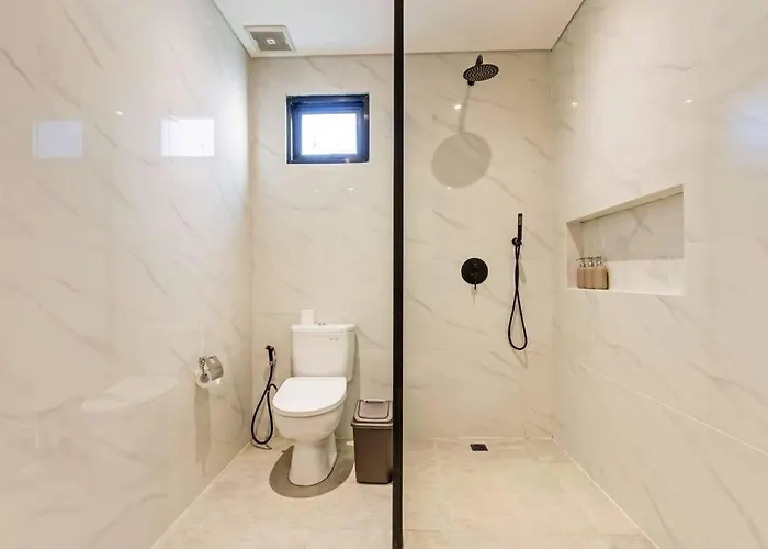 Manresa Villa-4br Private In Berawa, Bali Ferienhaus