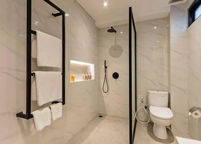 Manresa Villa-4br Private In Berawa, Bali Ferienhaus