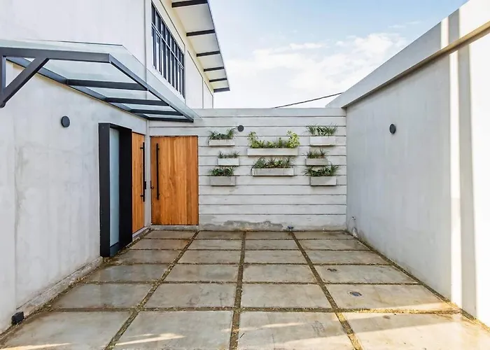 Manresa Villa-4br Private In Berawa, Bali *
