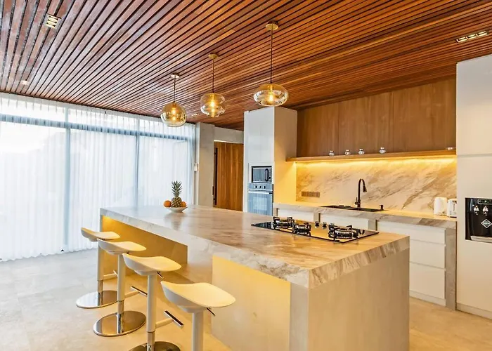 Ferienhaus Manresa Villa-4br Private In Berawa, Bali Canggu