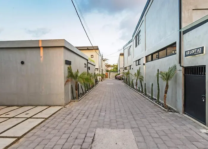 Manresa Villa-4br Private In Berawa, Bali